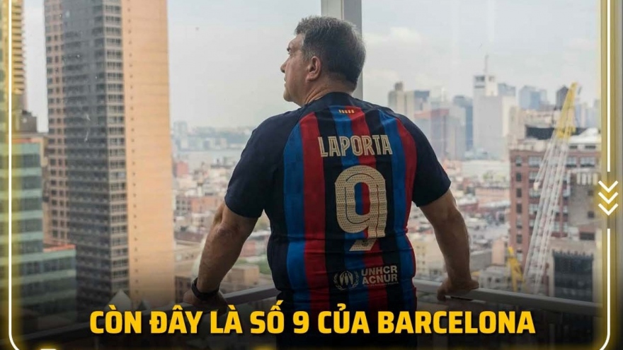 Biếm họa 24h: Bất ngờ với số 9 mới của Barca