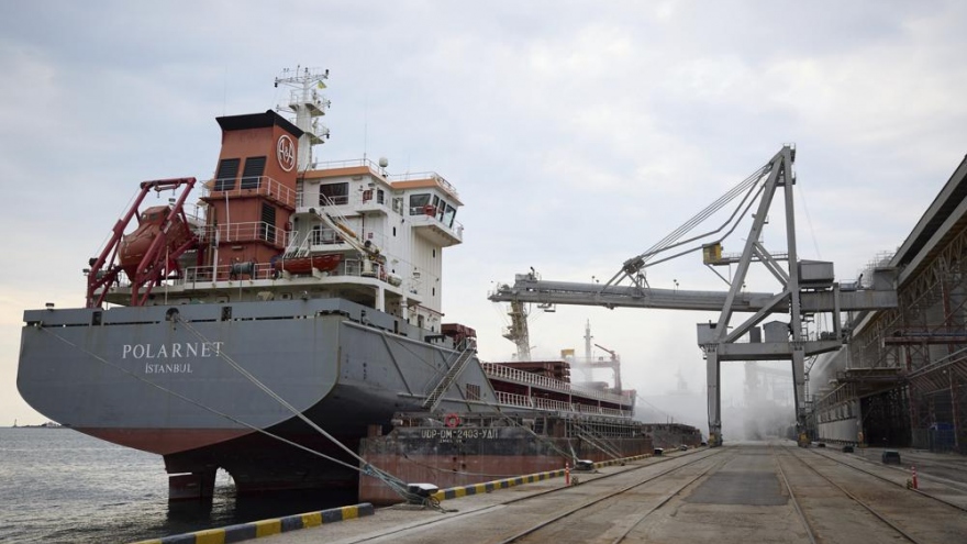Chuyến tàu đầu tiên chở ngũ cốc của Ukraine rời cảng Odessa