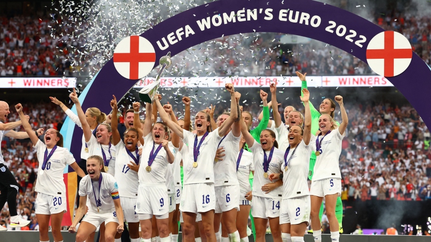 ĐT nữ Anh lần đầu vô địch EURO sau trận thắng kịch tính ĐT nữ Đức