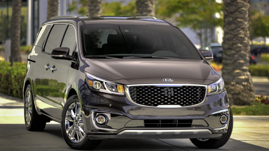 Triệu hồi hơn 28.000 xe Kia Sorento và Sedona vì lỗi cần số