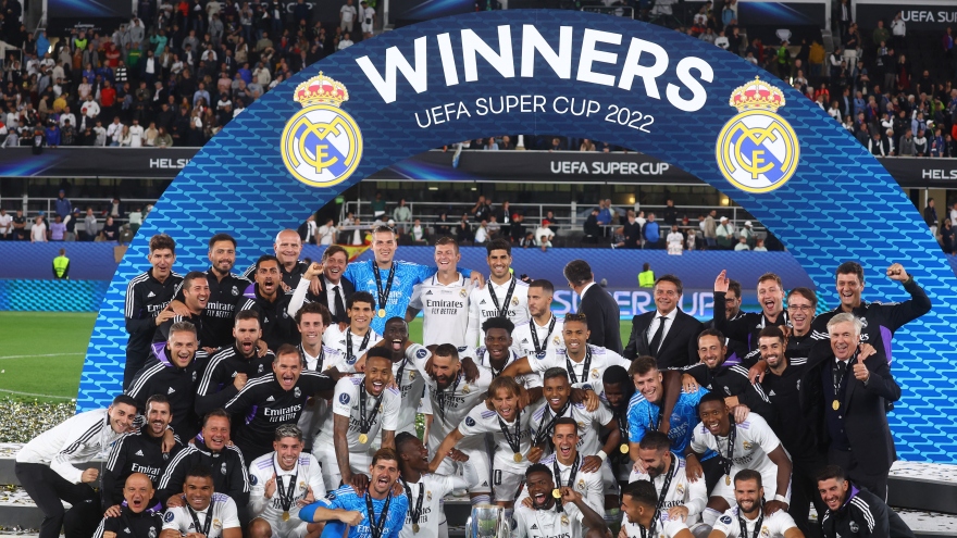Thắng dễ Frankfurt, Real Madrid đăng quang Siêu Cúp châu Âu 2022