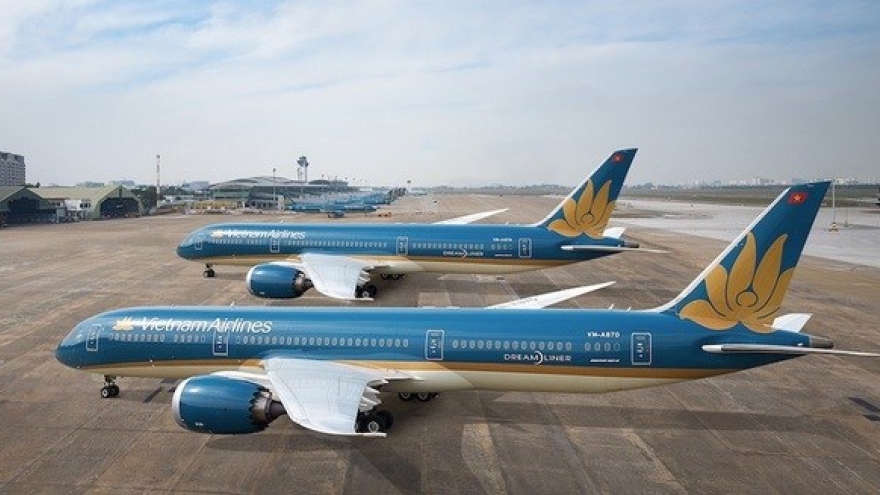 Vietnam Airlines flight returns to save ill passenger