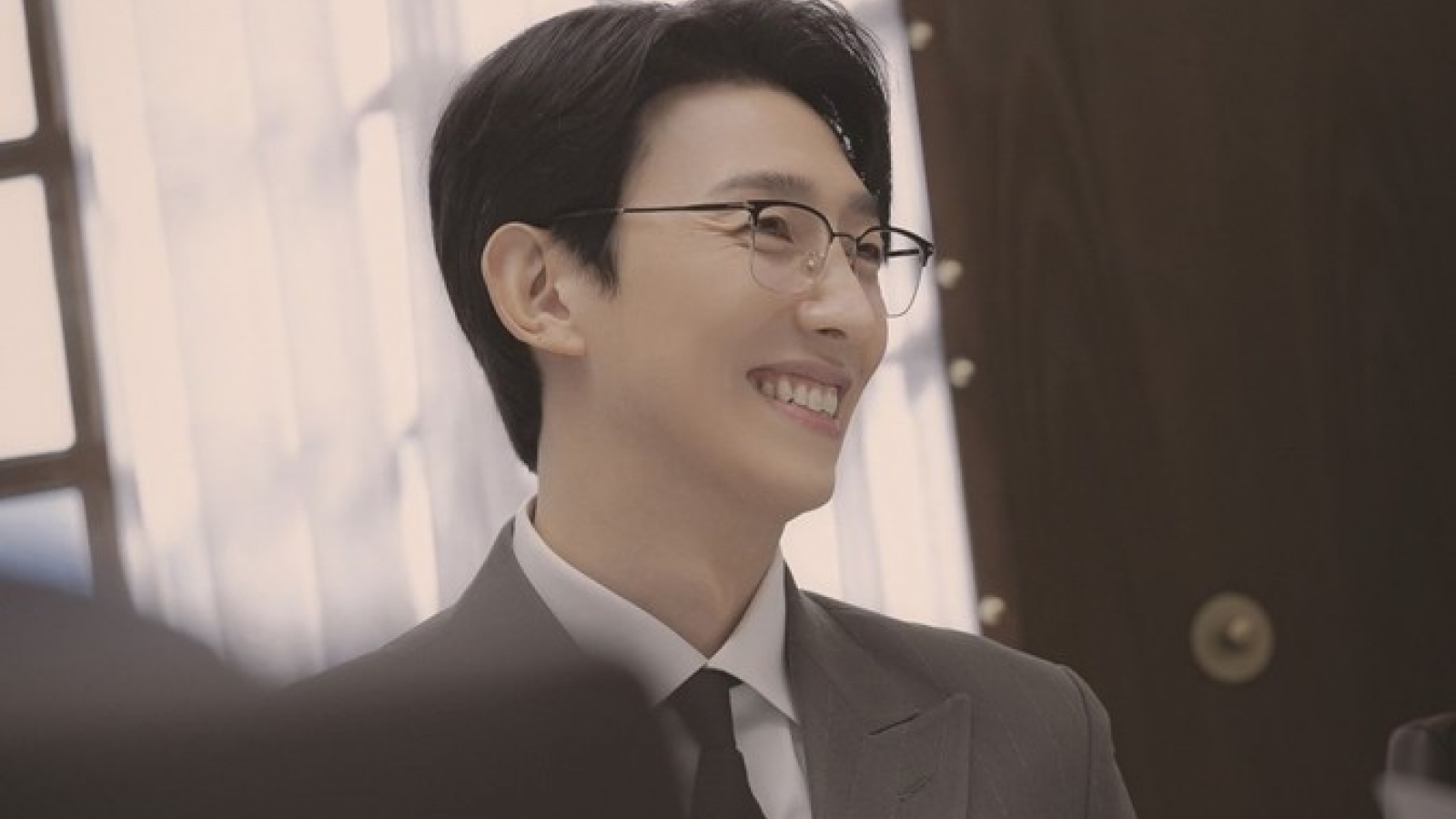 Kang Ki Young ngỡ ngàng về thành công vượt bậc của "Luật sư kỳ lạ Woo Young Woo"