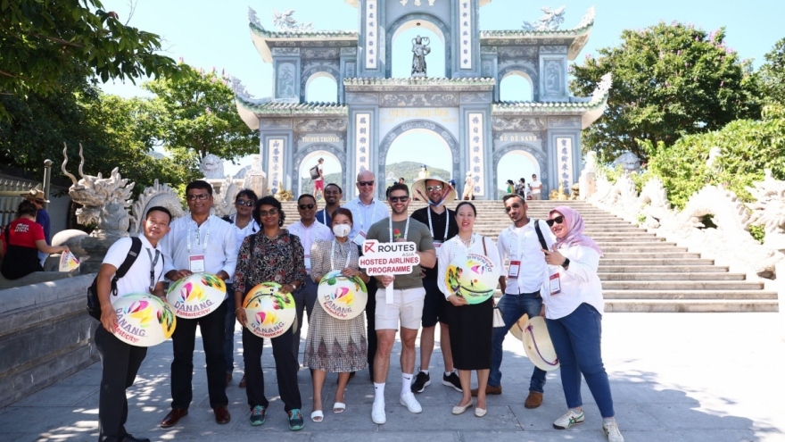 Removing bottlenecks to attract foreign visitors to Vietnam 