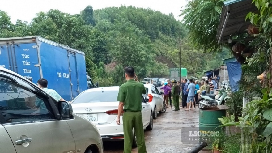 Truy tìm nghi phạm sát hại mẹ vợ rồi bỏ trốn ở Hòa Bình