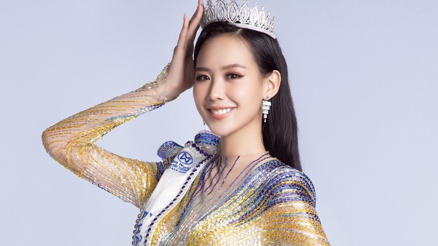 Chuyện showbiz: Á hậu Bảo Ngọc phủ nhận lấn lướt Hoa hậu Mai Phương