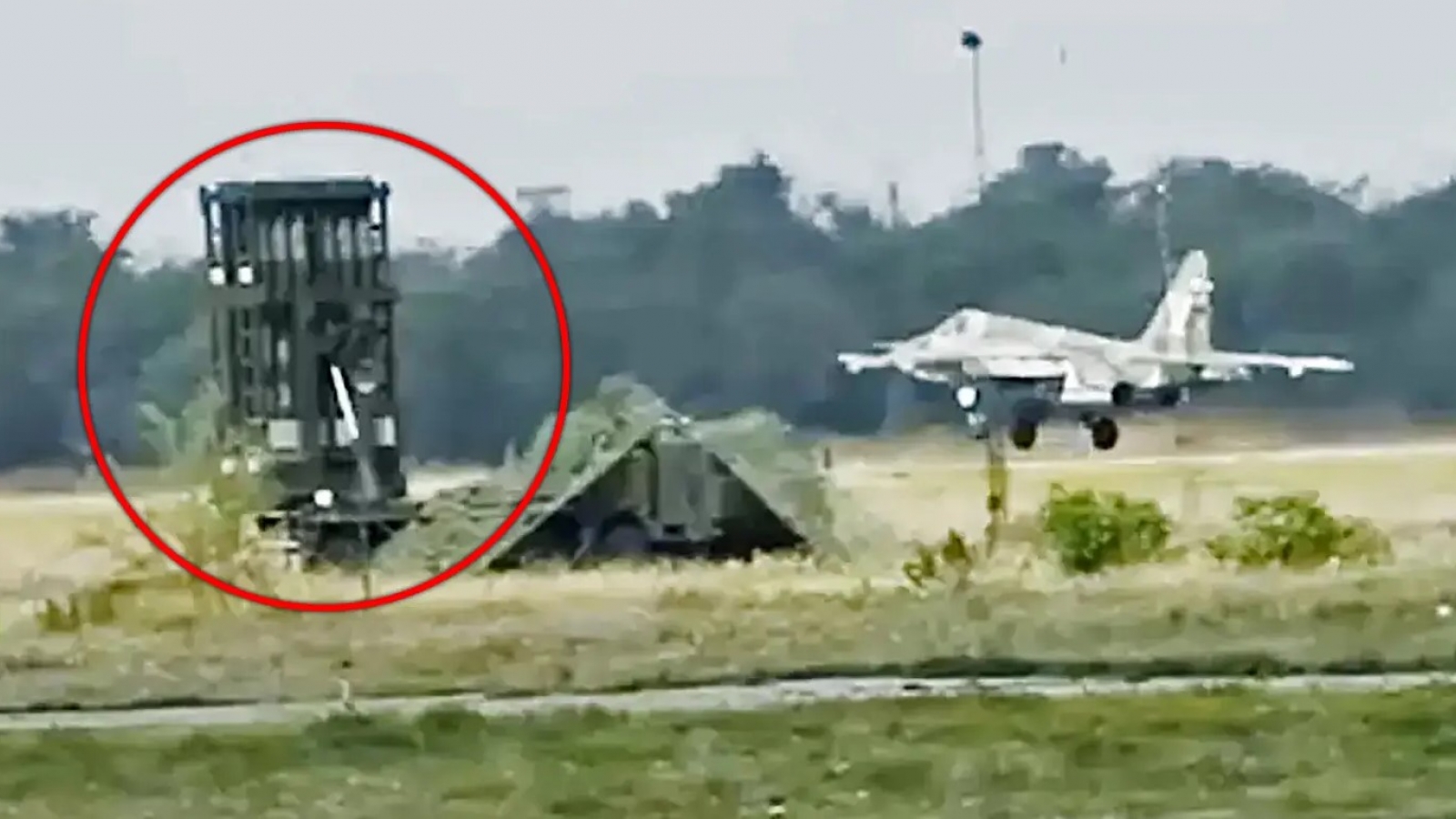 Nga đưa hệ thống phòng không mới S-350 tới gần biên giới Ukraine?