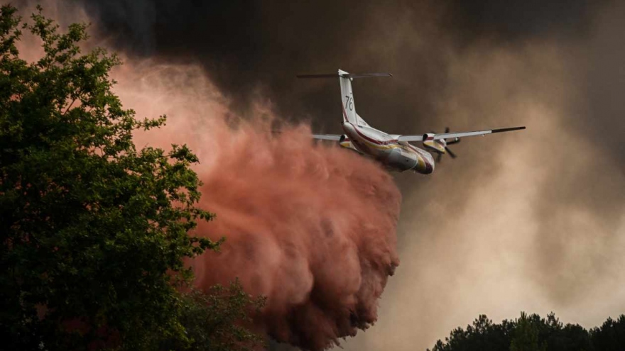 Cháy rừng lan rộng tại Pháp, châu Âu phải cử lực lượng hỗ trợ
