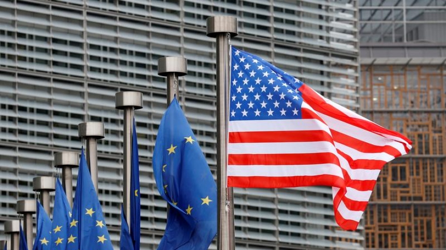 Quay cuồng trong khủng hoảng, châu Âu còn đủ sức kề vai sát cánh cùng Mỹ?