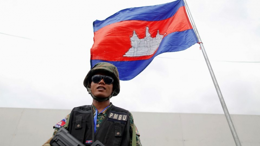 Trung Quốc hứa ủng hộ Campuchia xây dựng quốc phòng và quân đội