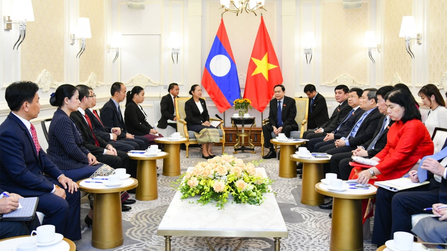 Laos National Assembly General Secretary visits Vietnam 