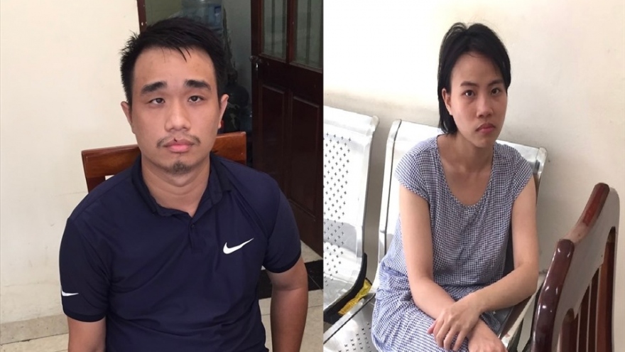 Khởi tố cặp vợ chồng hành hạ bé 1 tuổi ở Hà Nội