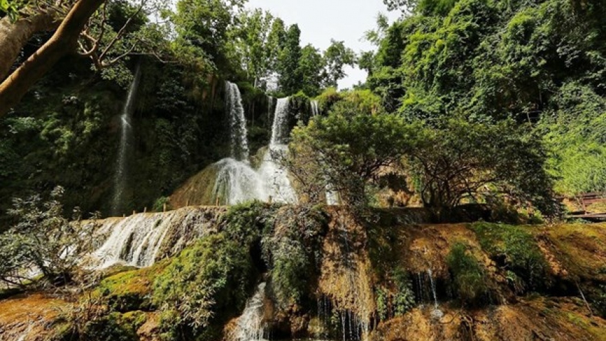 Stamp collection featuring famous Vietnamese waterfalls released