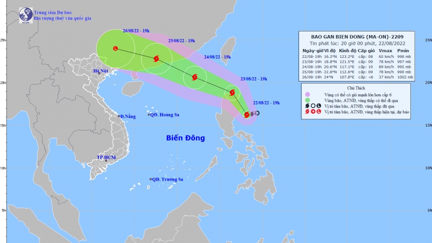 Bão Ma-on ở gần biển Đông đang có sức gió giật cấp 10