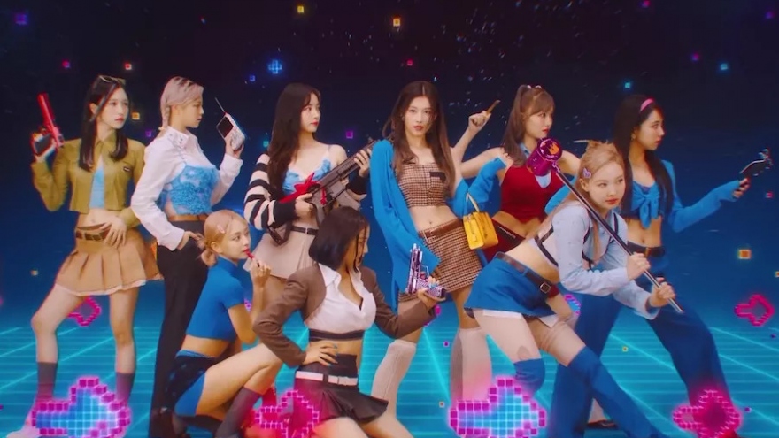 TWICE tái xuất ngọt ngào, quyến rũ với MV "Talk that talk"