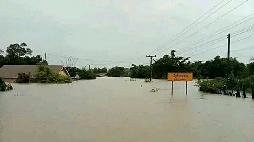 Mưa lớn gây ngập lụt trên diện rộng tại các tỉnh Trung và Nam Lào