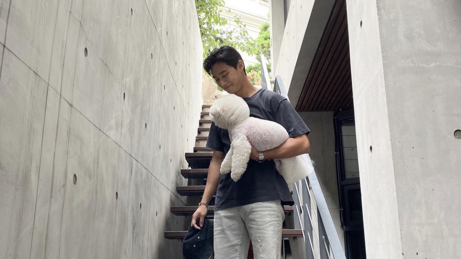 "Học lỏm" cách thiết kế nhà tối giản, sành điệu của tài tử Park Seo Joon 