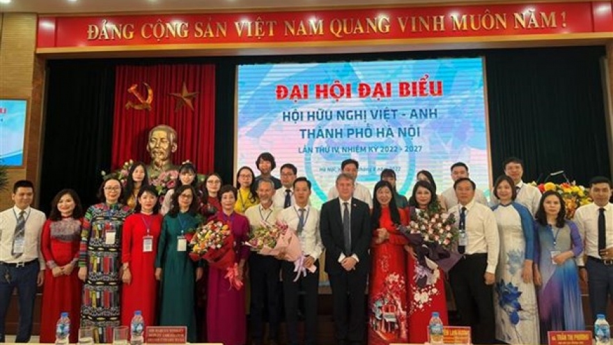 Vietnam, UK promote ties in various areas