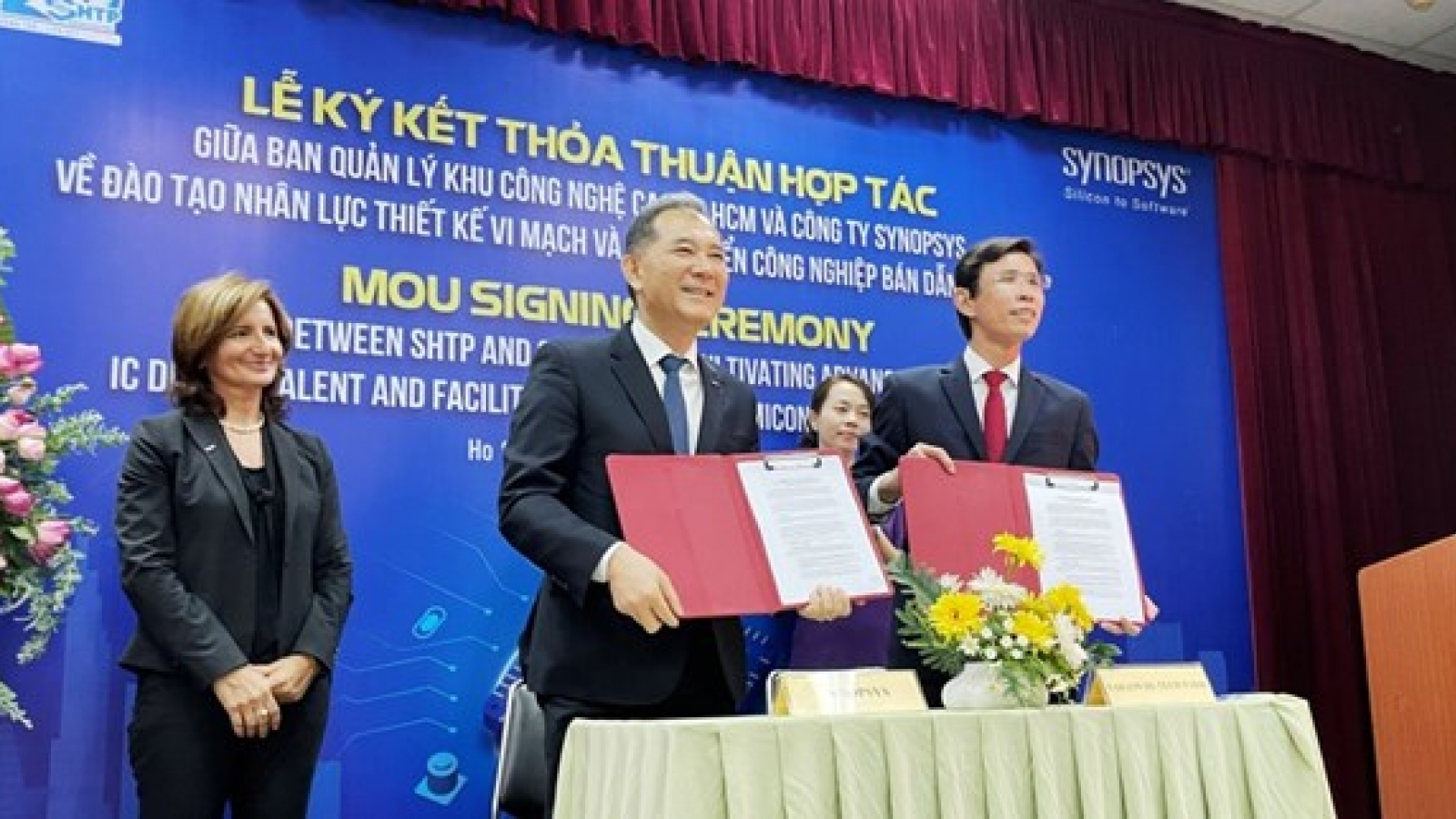 US chip giant assists Vietnam in training workforce