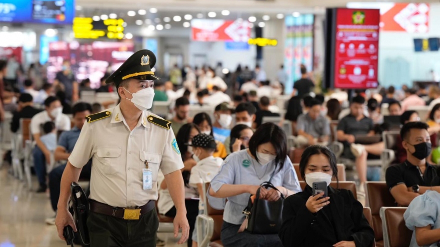 Sân bay Nội Bài dự kiến đón khoảng 73.000 lượt hành khách trong ngày hôm nay