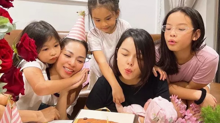 Chuyện showbiz: Phạm Quỳnh Anh đón sinh nhật bình yên bên các con
