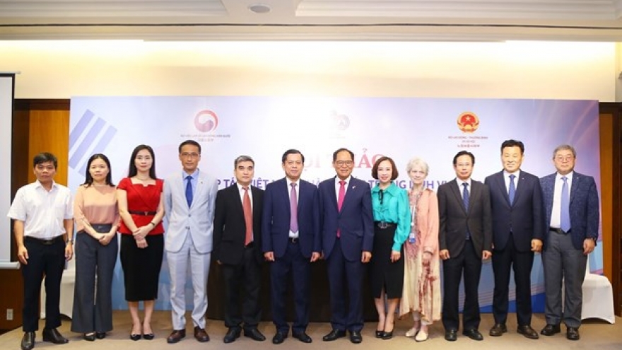 Vietnam, RoK strengthen cooperation in labour, employment, social affairs