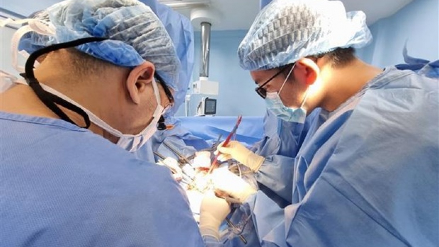 Vietnamese doctors master urethroplasty techniques