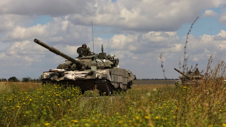 Tình báo phương Tây: Nga đang tìm mọi cách bổ sung kho vũ khí