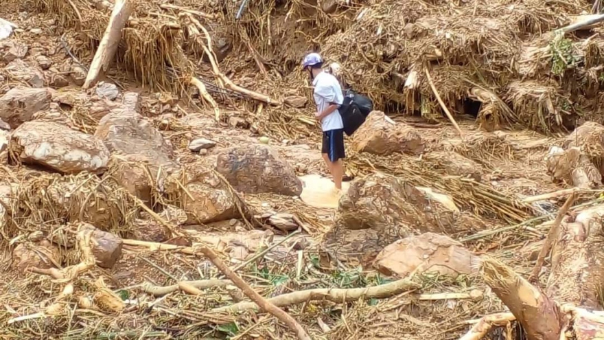 Sau 1 tuần cô lập, người dân Kỳ Sơn bắt đầu cạn kiệt lương thực, nhu yếu phẩm