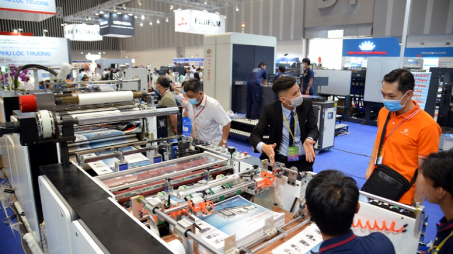 Two international expos on garment, printing industries underway in HCM City