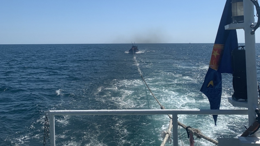 Tàu cá Quảng Trị bị đánh bộc phá nhấn chìm vì mâu thuẫn trên biển