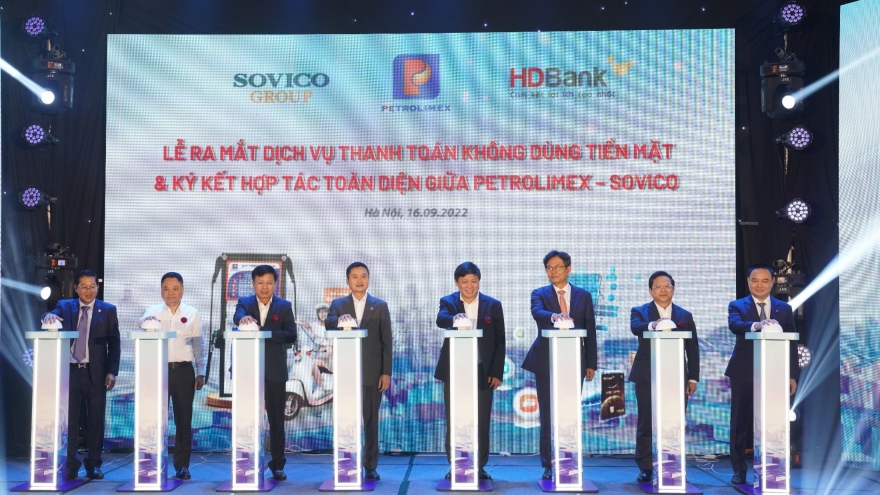 Petrolimex ra mắt dịch vụ thanh toán không dùng tiền mặt