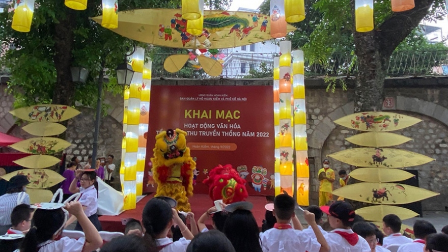 Hanoi’s Old Quarter lights up for Mid-Autumn Festival