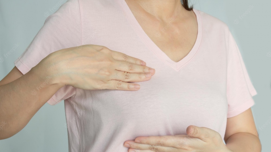 6 dấu hiệu của ung thư vú bạn không nên ngó lơ