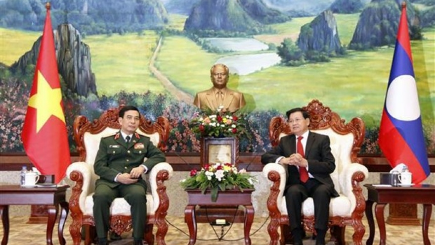 Lao leaders welcome visiting defence minister of Vietnam