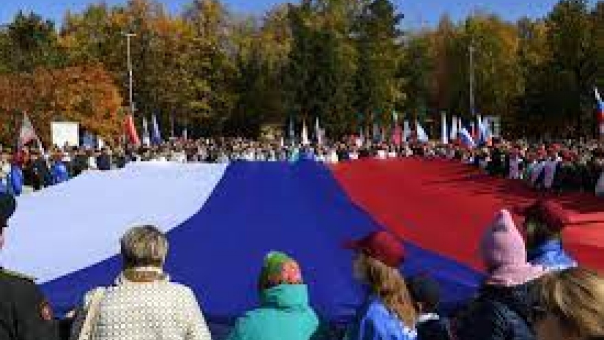 Hàng nghìn người Nga tuần hành ủng hộ cuộc trưng cầu ở 4 khu vực của Ukraine