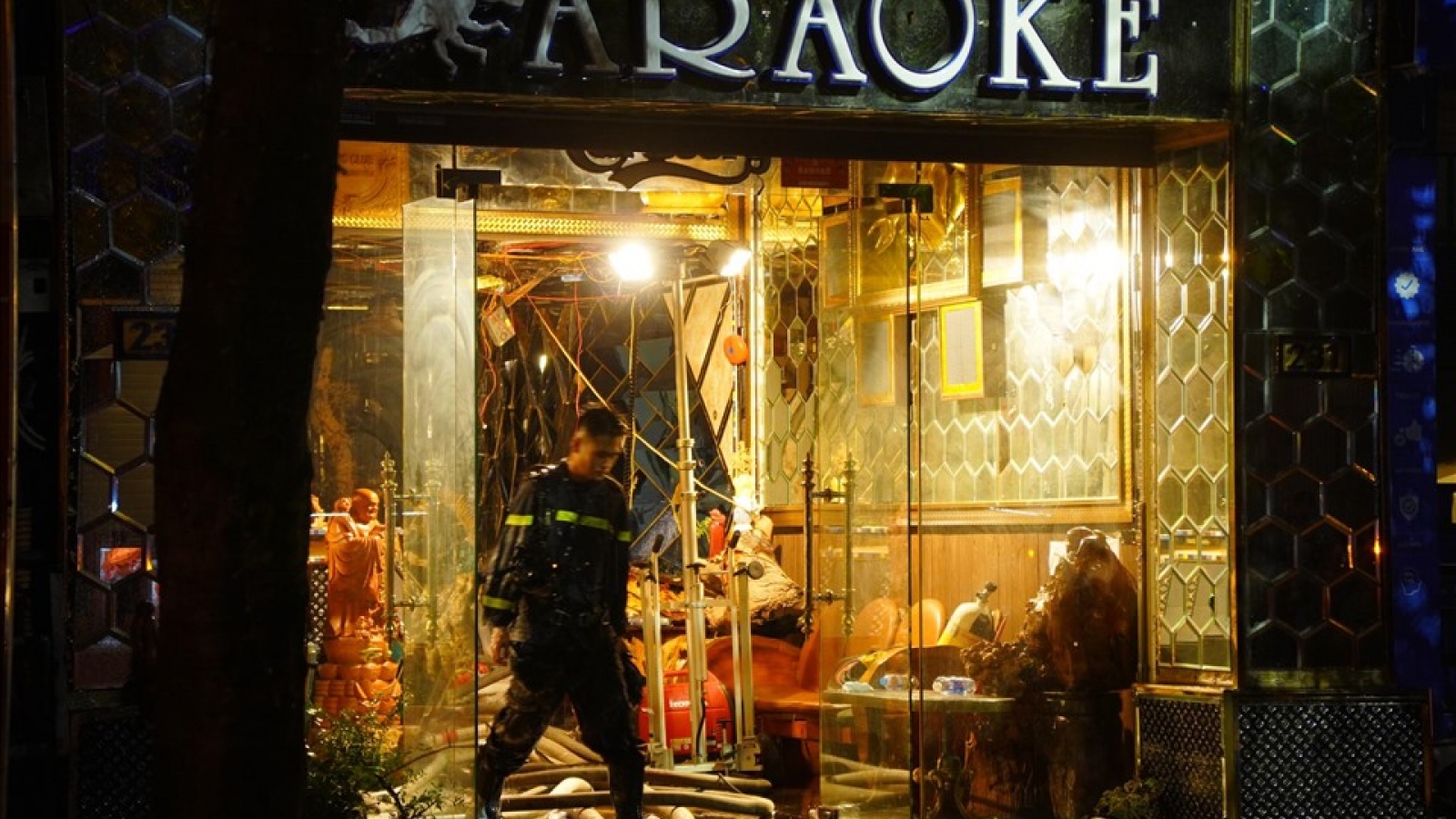 Gov’t requests probe into karaoke bar fire cause that kills 3 firefighters 