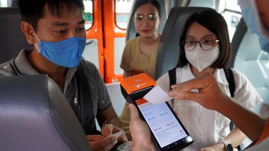 TP.HCM đưa thêm một tuyến xe buýt kết nối sân bay Tân Sơn Nhất vào hoạt động