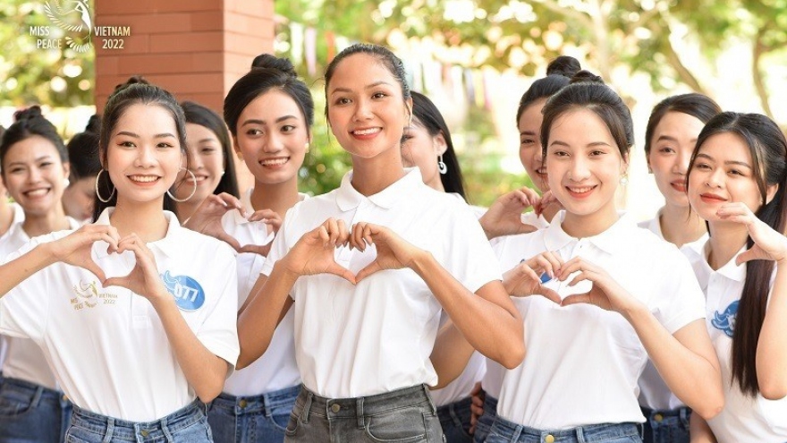 Miss Peace Vietnam 2022 nhận phần thưởng tổng trị giá 1 tỉ đồng