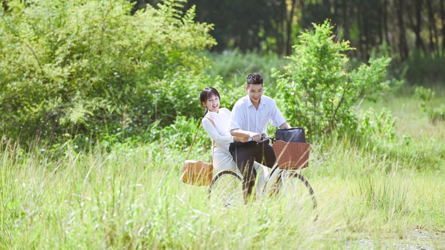 Quân A.P đóng cặp "mỹ nhân người Tày" Ceri trong MV thanh xuân vườn trường