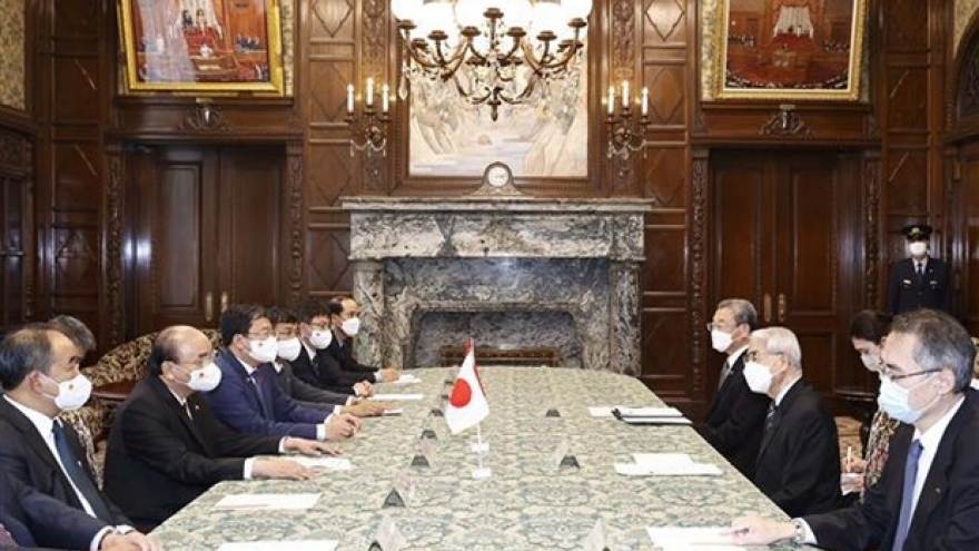 Vietnam’s State leader meets with President of Japan’s House of Councillors