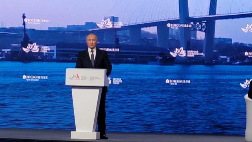 Tổng thống Putin: Kinh tế Nga vẫn đứng vững trước lệnh trừng phạt của phương Tây
