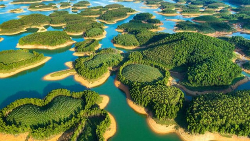 10 most beautiful lakes nationwide 