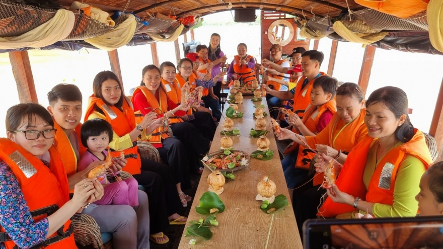 Khách tham quan tăng cao tại các điểm du lịch ở Tiền Giang, Bến Tre