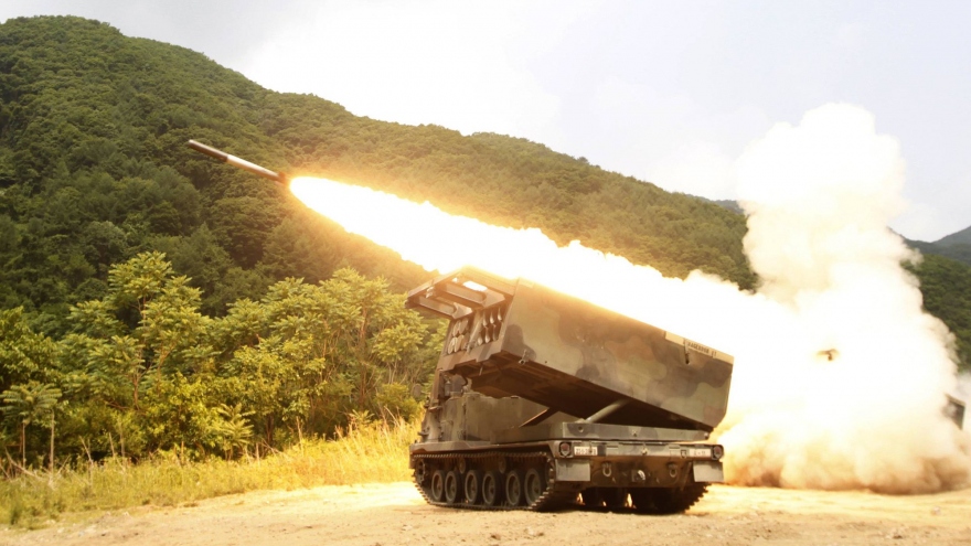 Mỹ cam kết tăng gấp đôi hệ thống pháo phản lực HIMARS cho Ukraine