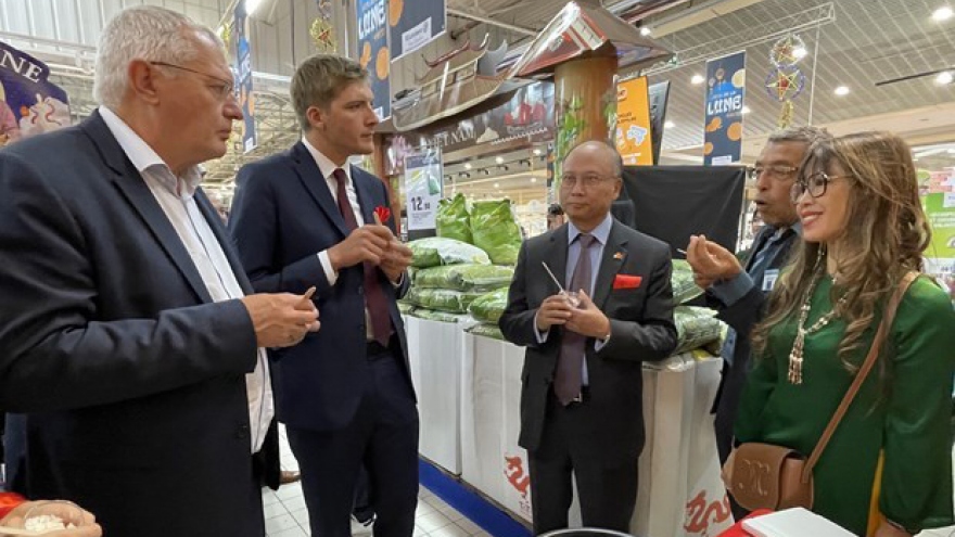 Vietnamese rice hits the shelves of E.Leclerc Viry Châtillon hypermarket