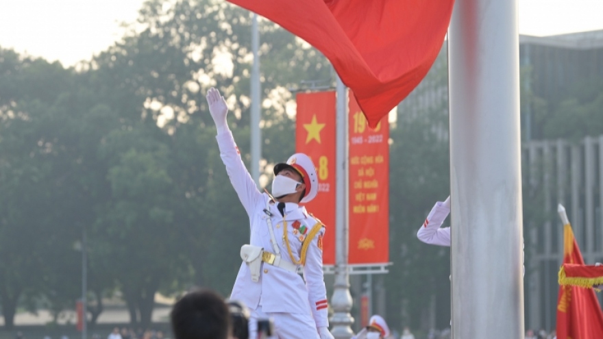 Ba Dinh Square hosts flag raising ceremony to mark National Day