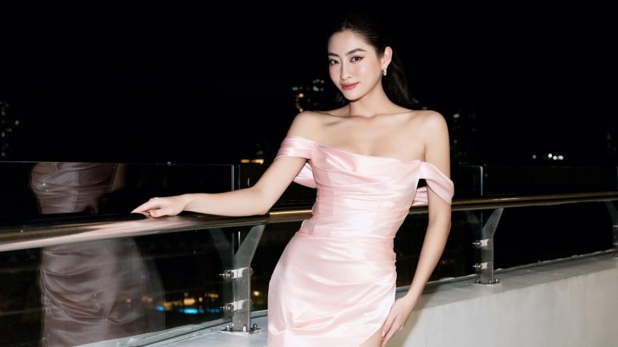 Hoa hậu Lương Thùy Linh khoe dáng với đầm xẻ cao gợi cảm