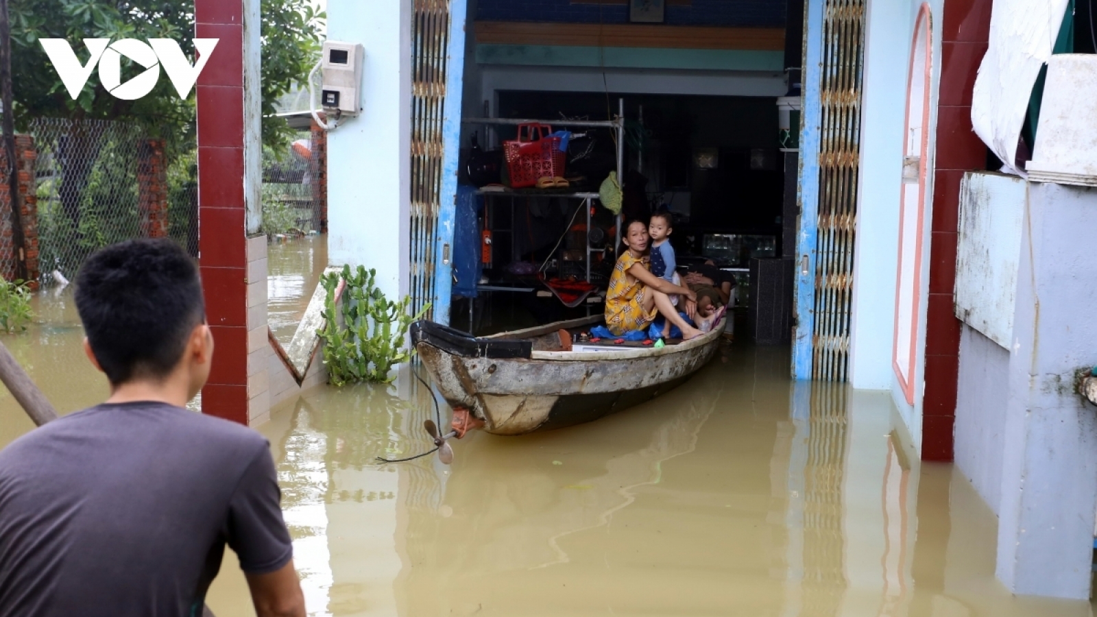 Chuyên gia tư vấn cách phòng ngừa dịch bệnh sau bão lũ