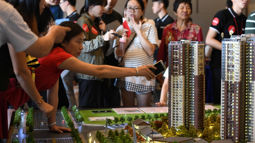 Trung Quốc mở rộng chính sách “Một người mua nhà, cả gia đình hỗ trợ”